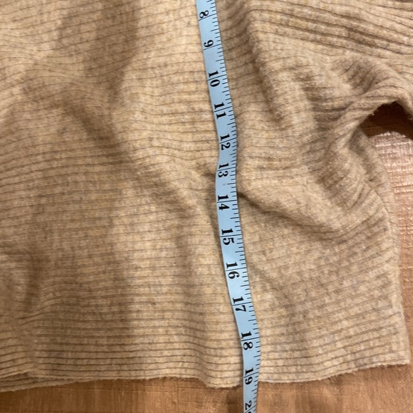 Mango slight cropped boxy neutral ribbed  sweater turtleneck - Picture 6 of 6